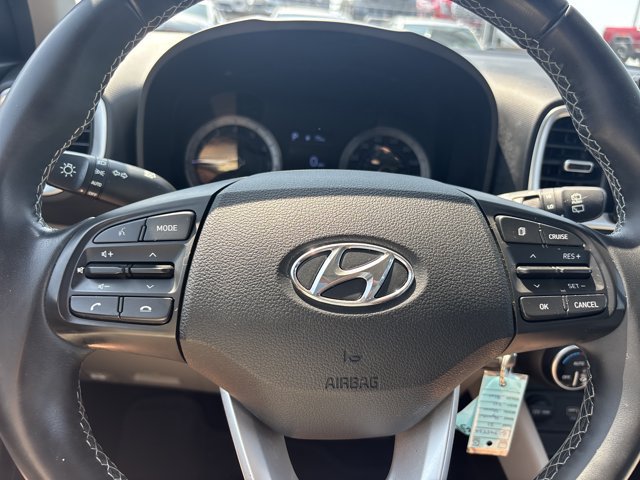 Used 2021 Hyundai Venue SEL FWD image 20