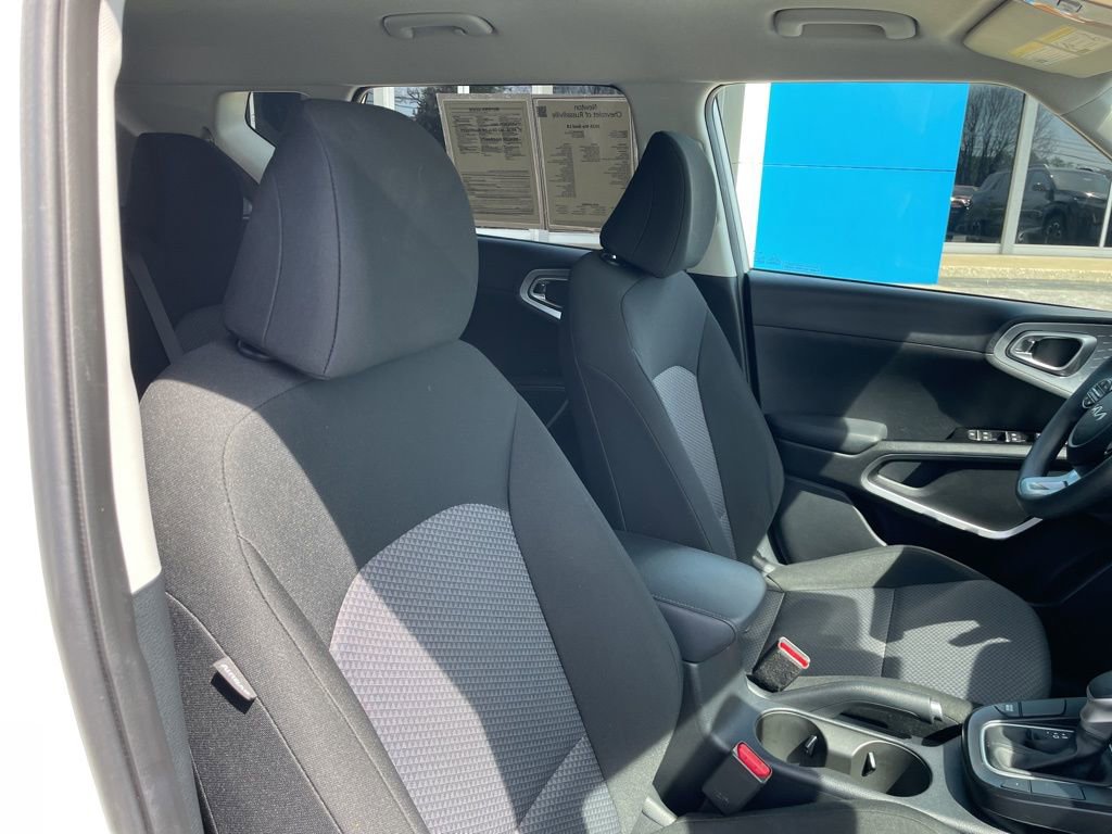 Used 2025 Kia Soul LX w/ LX Technology Package image 26
