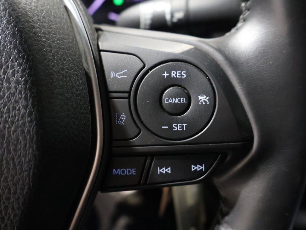 Used 2018 Toyota Camry SE image 30