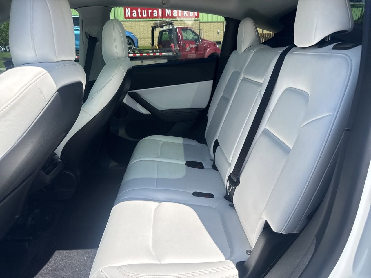 Used 2022 Tesla Model Y Long Range AWD/4WD image 12