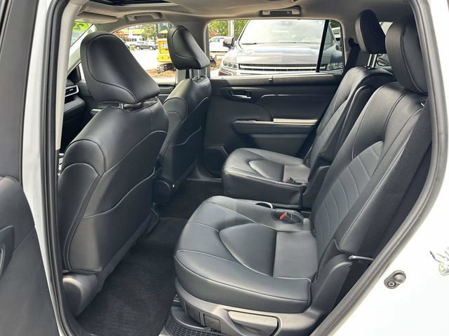 Used 2026 Toyota Highlander XLE AWD/4WD image 16