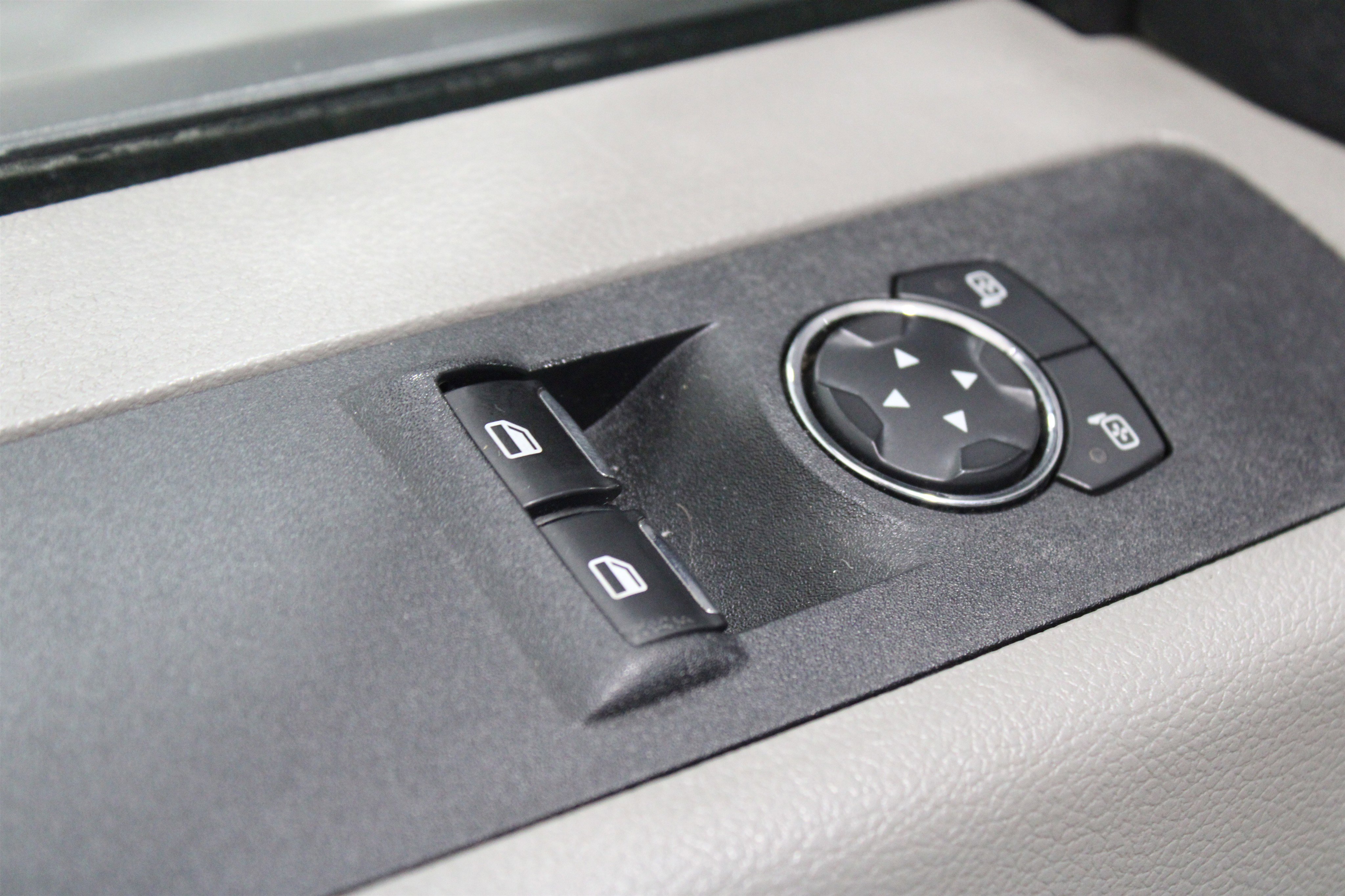 Used 2019 Ford F350 XL w/ Power Equipment Group image 4