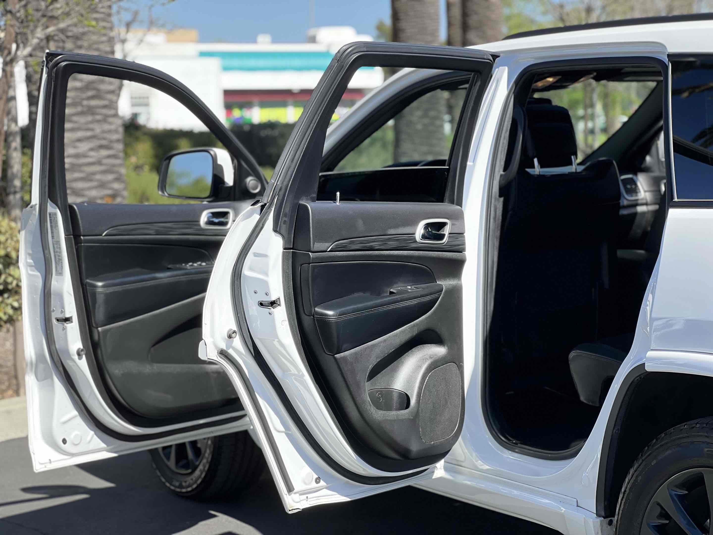 Used 2021 Jeep Grand Cherokee Laredo X image 26