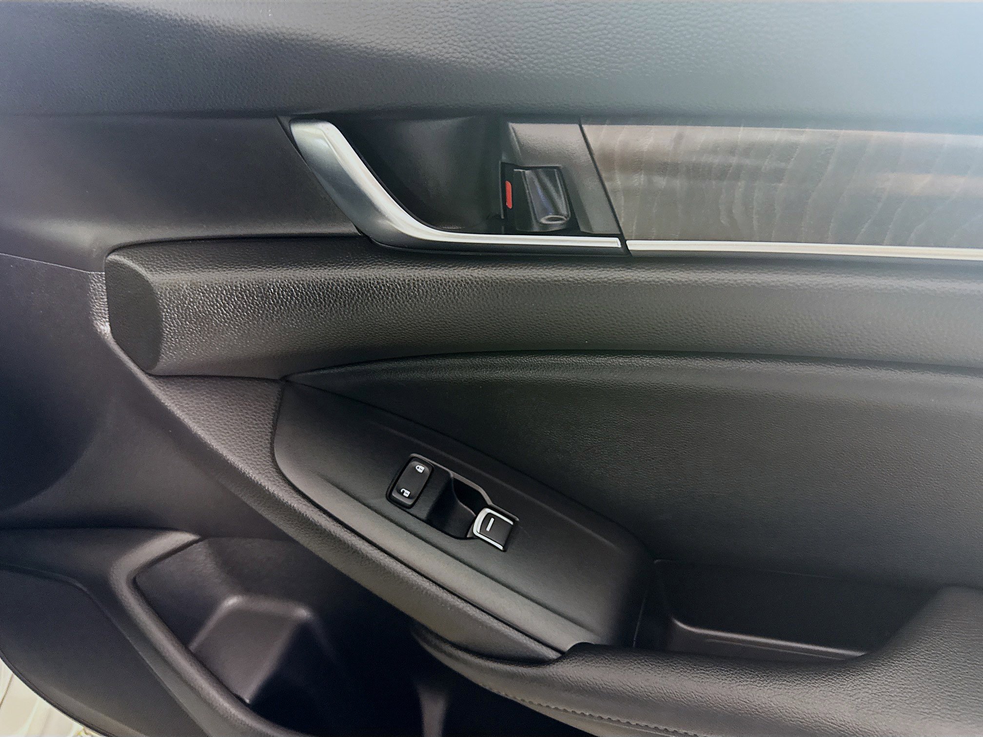 Used 2021 Honda Accord EX image 31