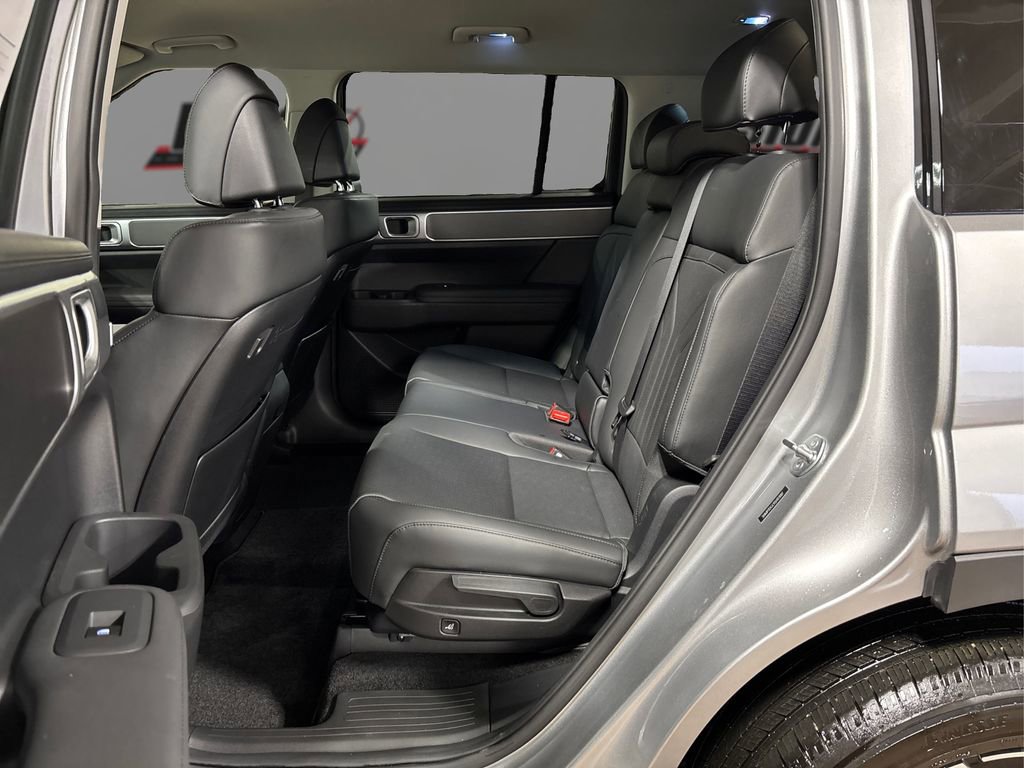 Used 2025 Hyundai Santa Fe SEL image 10