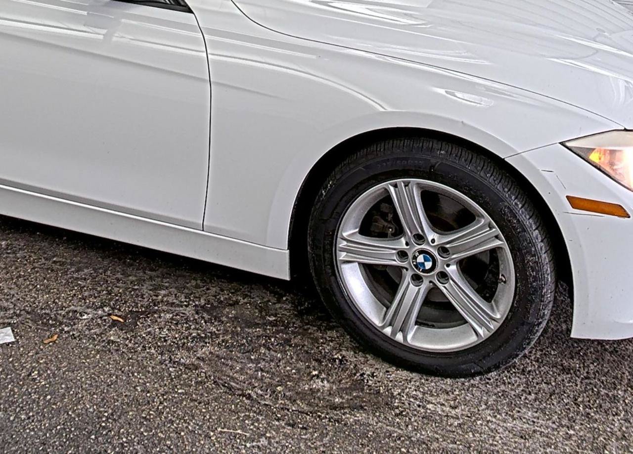 Used 2014 BMW 320i Sedan RWD image 17