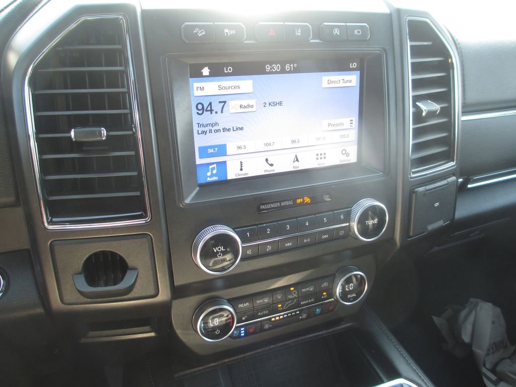 Used 2019 Ford Expedition Limited w/ Equipment Group 302A AWD/4WD image 30