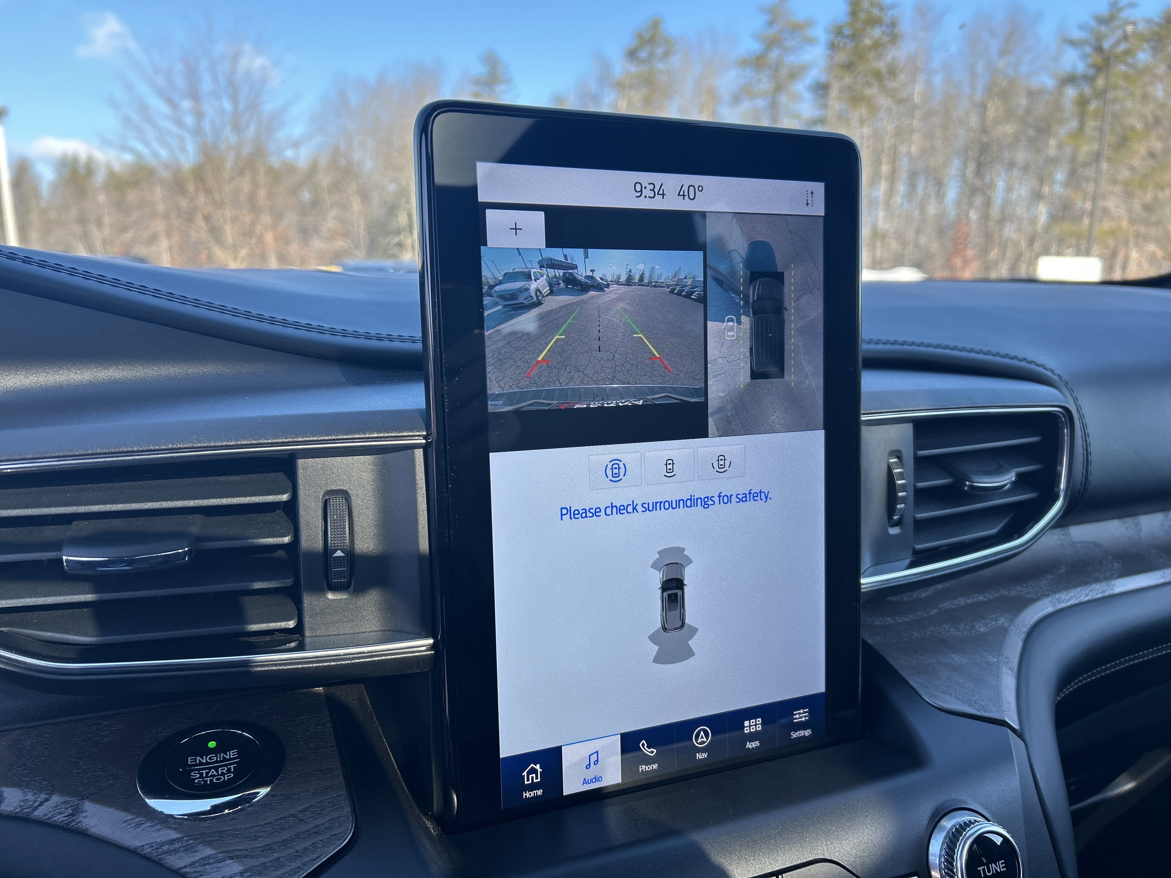 Used 2020 Ford Explorer Platinum w/ Premium Technology Package image 22