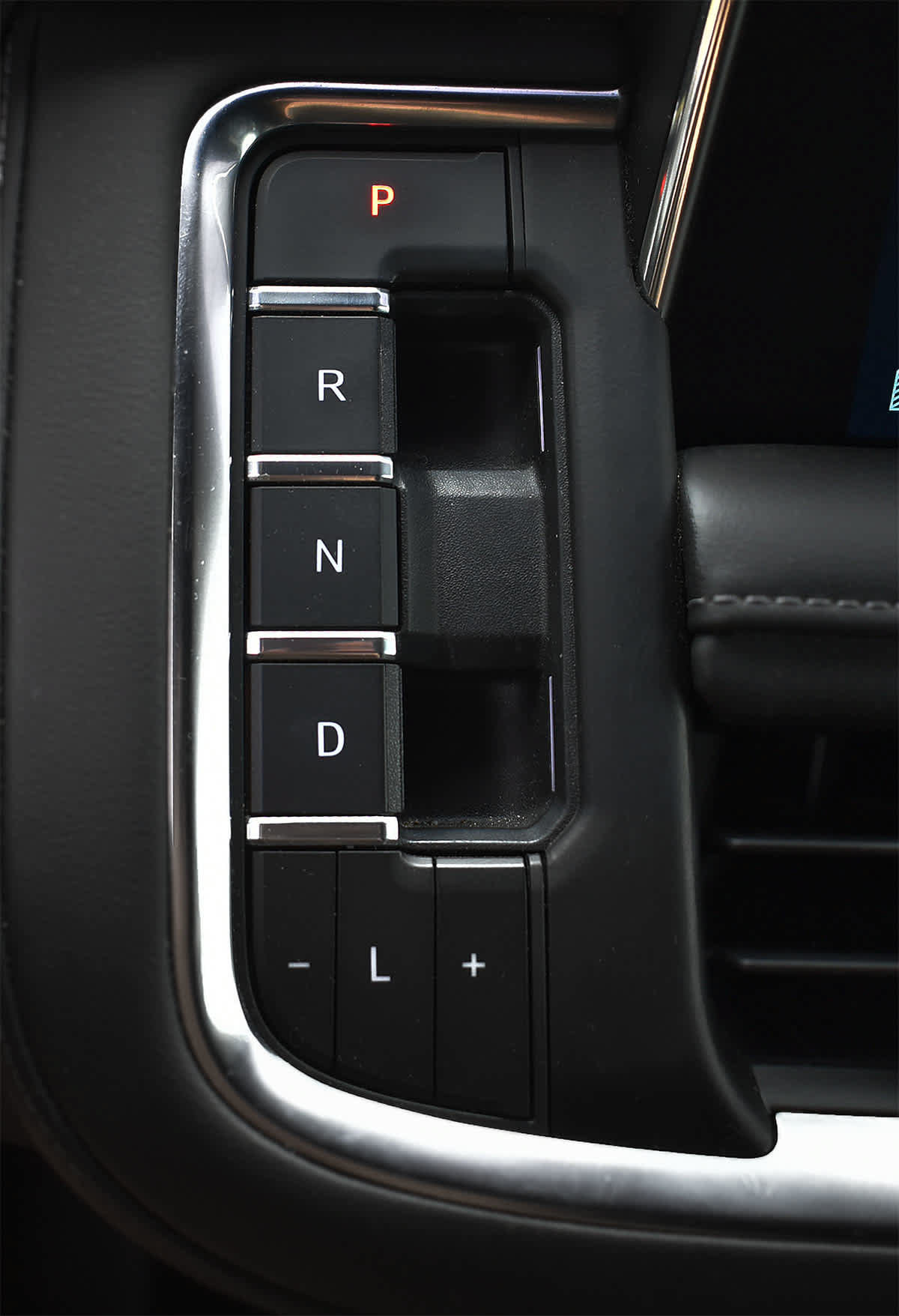 Used 2022 Chevrolet Tahoe LT w/ Luxury Package AWD/4WD image 20