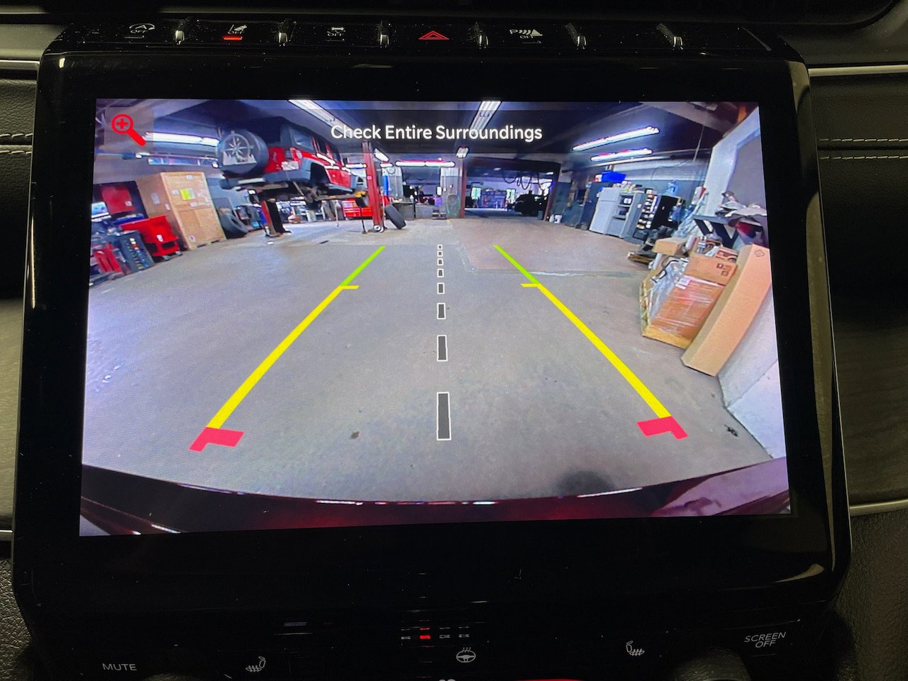 Used 2023 Jeep Grand Cherokee Limited AWD/4WD image 22