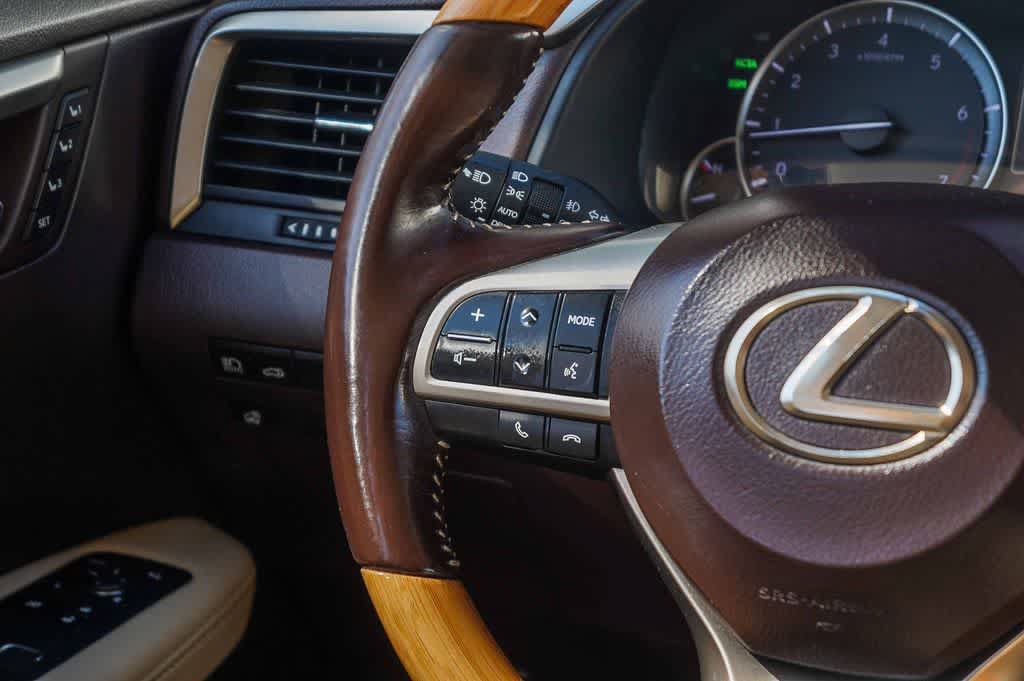 Used 2018 Lexus RX 350L FWD w/ Premium Package image 16