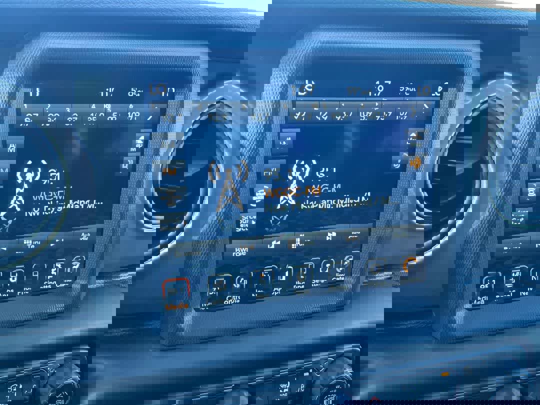 Used 2021 Jeep Gladiator Sport image 16