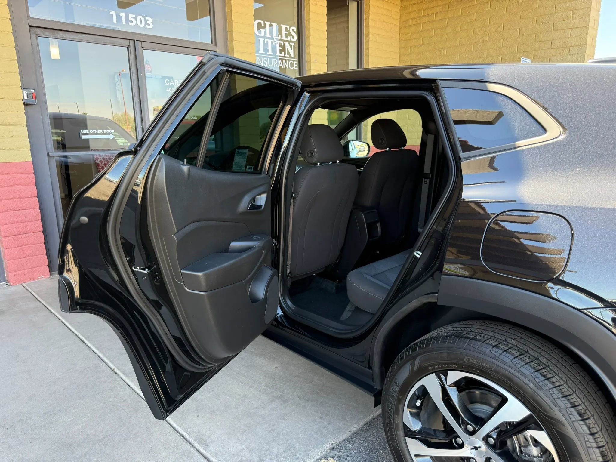 Used 2024 Chevrolet Trax RS FWD image 19