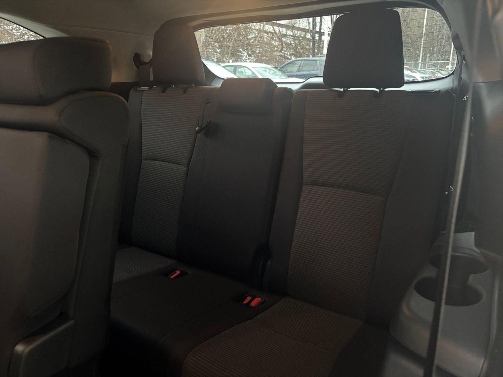 Used 2025 Toyota Highlander LE image 31