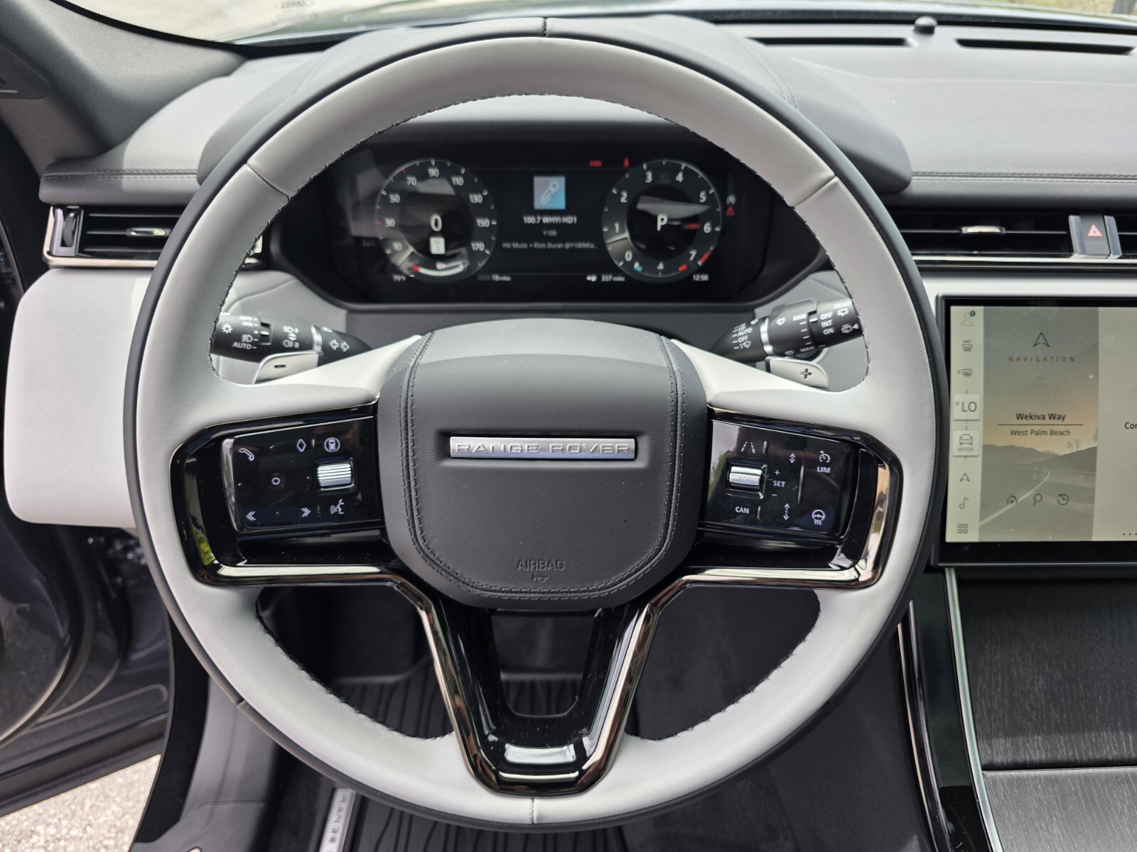 New 2026 Land Rover Range Rover Velar Dynamic SE image 15