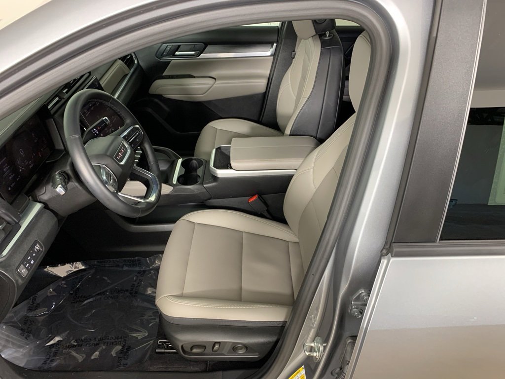 Used 2025 GMC Terrain Elevation w/ Elevation Premium Package image 25