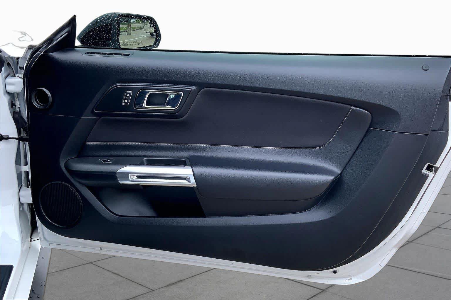 Used 2015 Ford Mustang Coupe RWD image 19