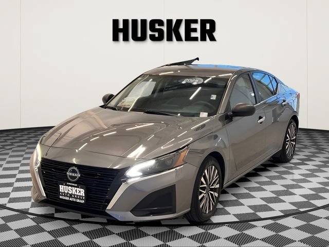Used 2025 Nissan Altima 2.5 SV FWD image 4