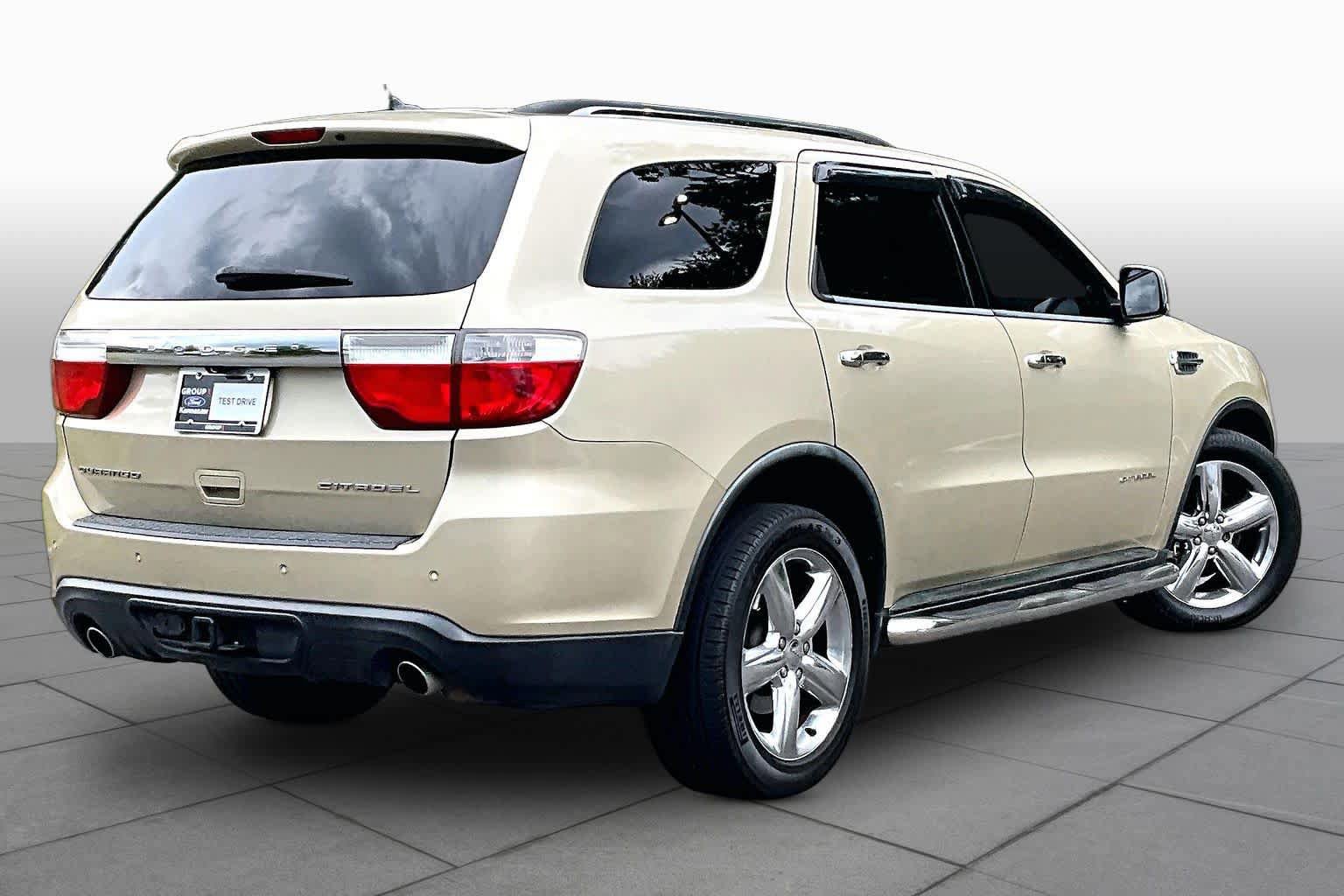 Used 2011 Dodge Durango Citadel w/ Trailer Tow Group IV RWD image 12