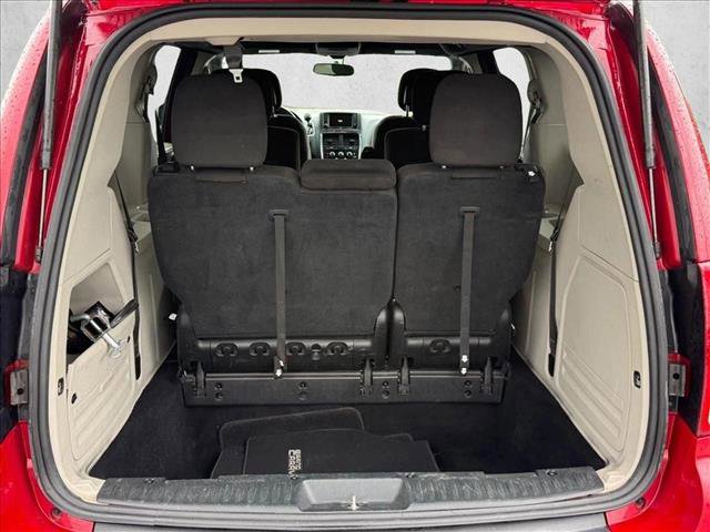Used 2016 Dodge Grand Caravan SE FWD image 4