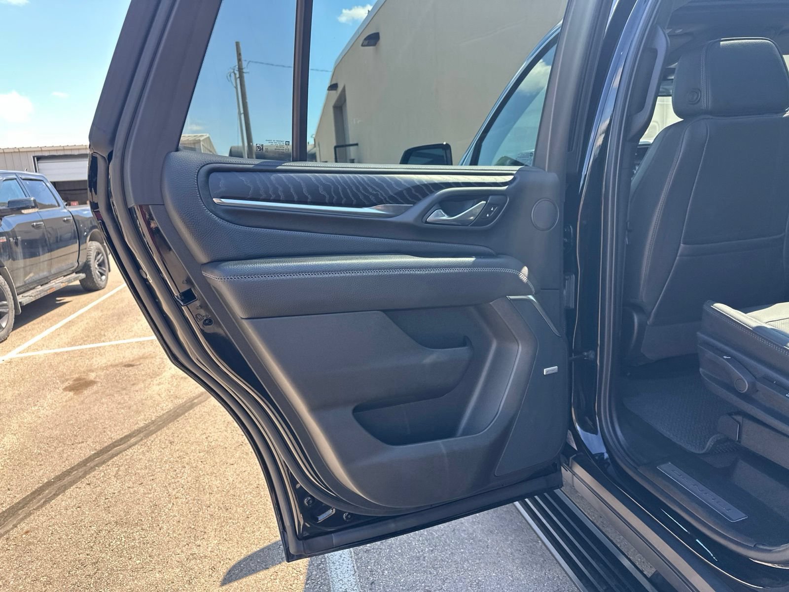Used 2023 GMC Yukon Denali AWD/4WD image 28