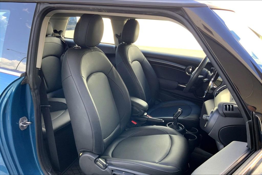 Certified 2024 MINI Cooper 2-Door Hardtop FWD image 8