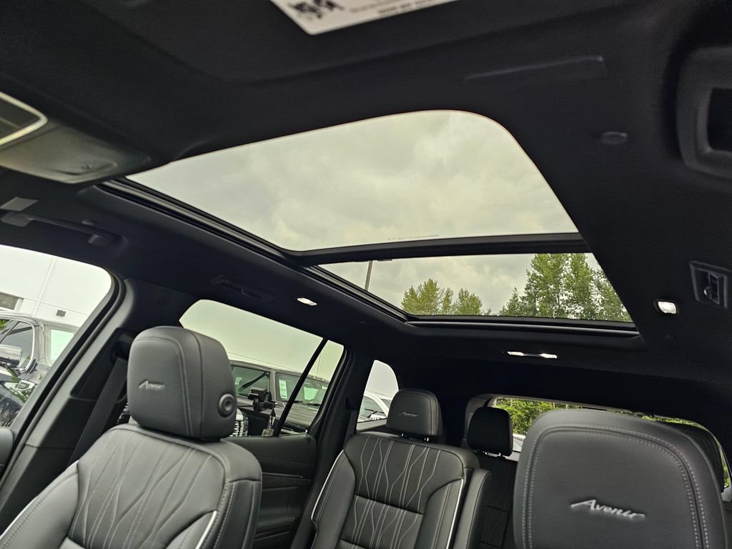 New 2026 Buick Enclave Avenir w/ Super Cruise Package AWD/4WD image 24