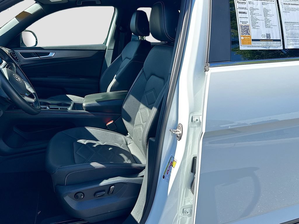 Used 2024 Volkswagen Atlas Cross Sport SE FWD image 23