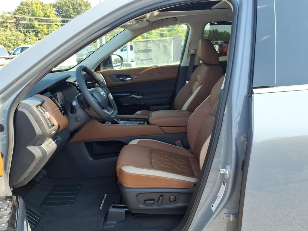 New 2026 Nissan Pathfinder Platinum AWD/4WD image 6
