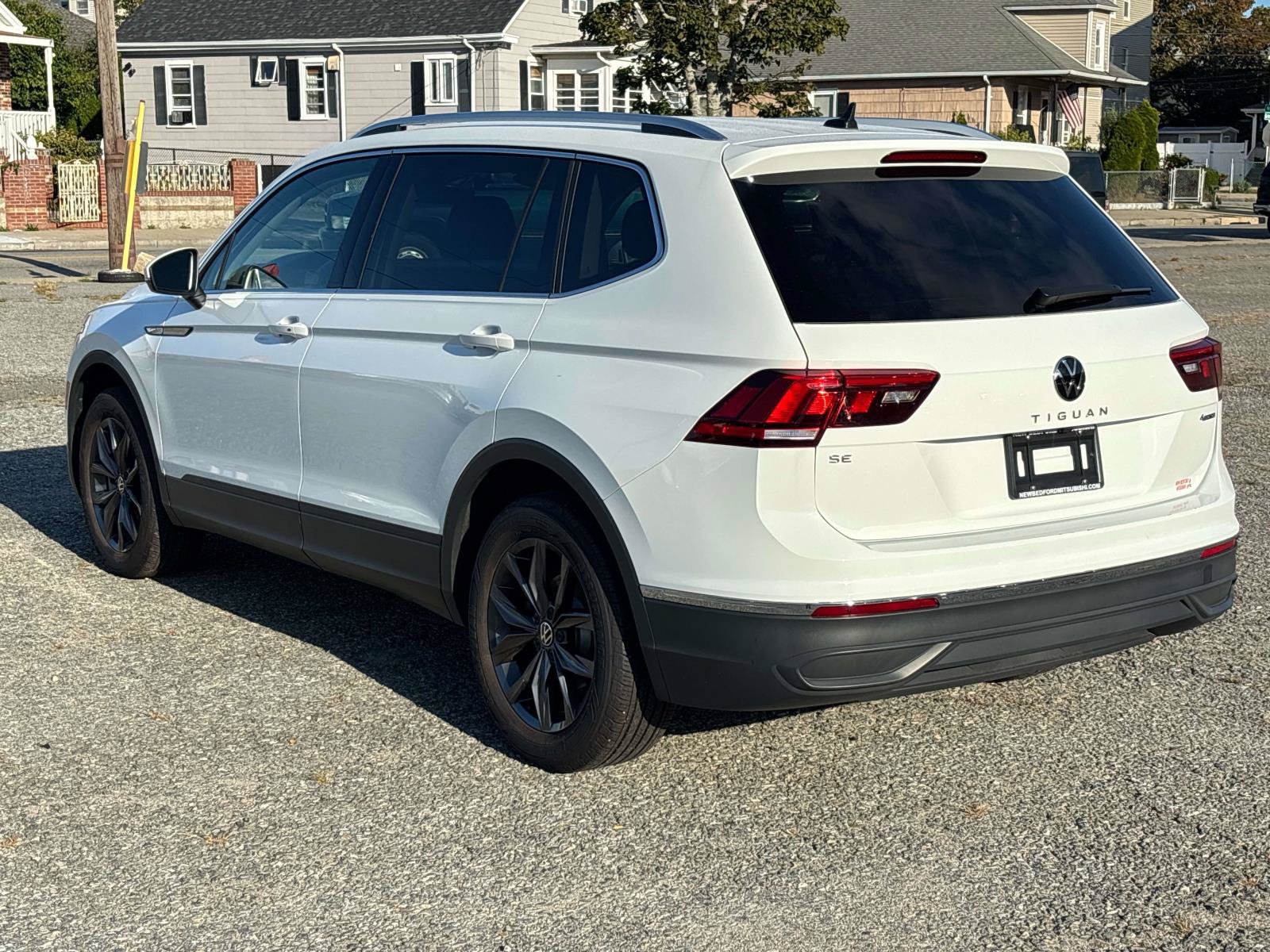 Used 2024 Volkswagen Tiguan Wolfsburg Edition AWD/4WD image 6