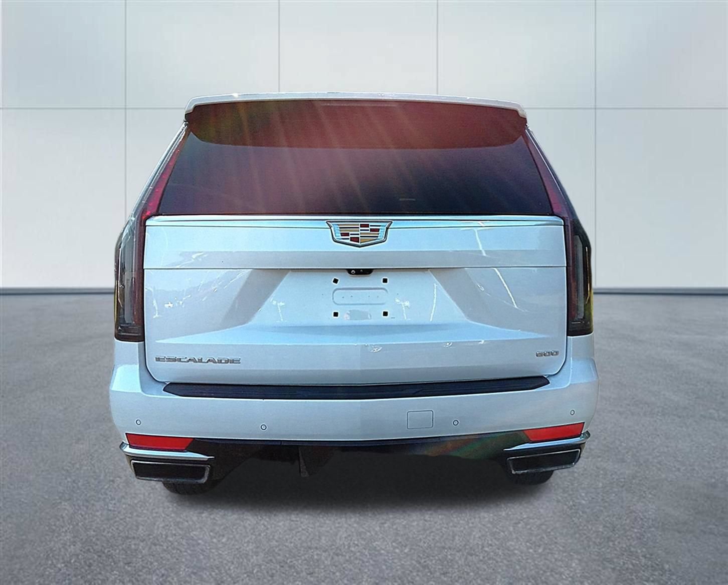 Used 2021 Cadillac Escalade Premium Luxury w/ Driver Assist Tech Package AWD/4WD image 4