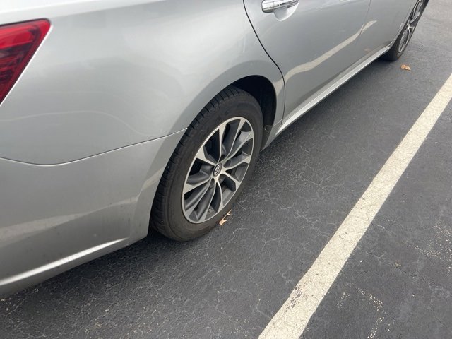 Used 2018 Toyota Avalon XLE Premium image 11