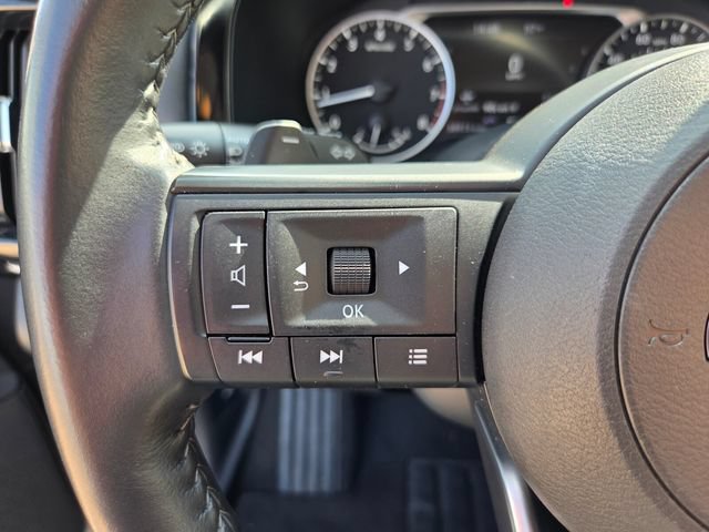 Used 2025 Nissan Pathfinder SV AWD/4WD image 36