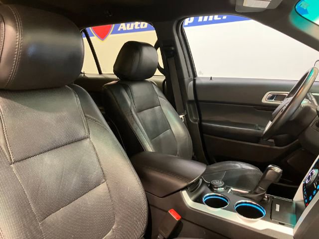 Used 2014 Ford Explorer Limited w/ Equipment Group 301A AWD/4WD image 49
