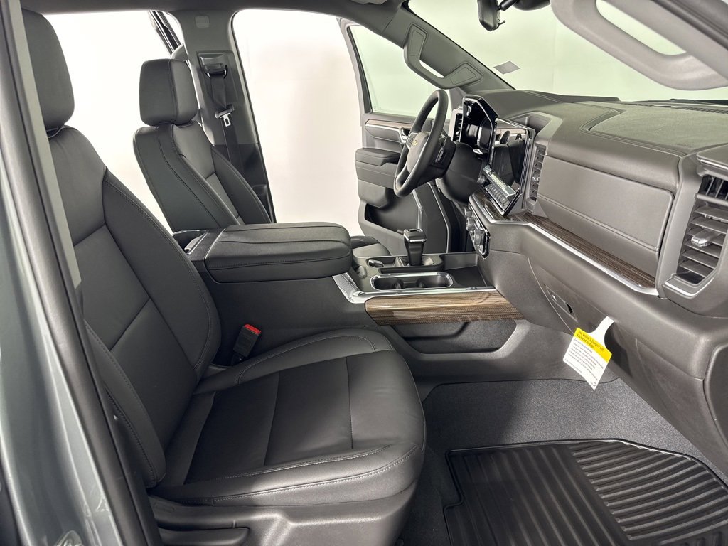 New 2025 Chevrolet Silverado 1500 LT w/ Safety Package image 38