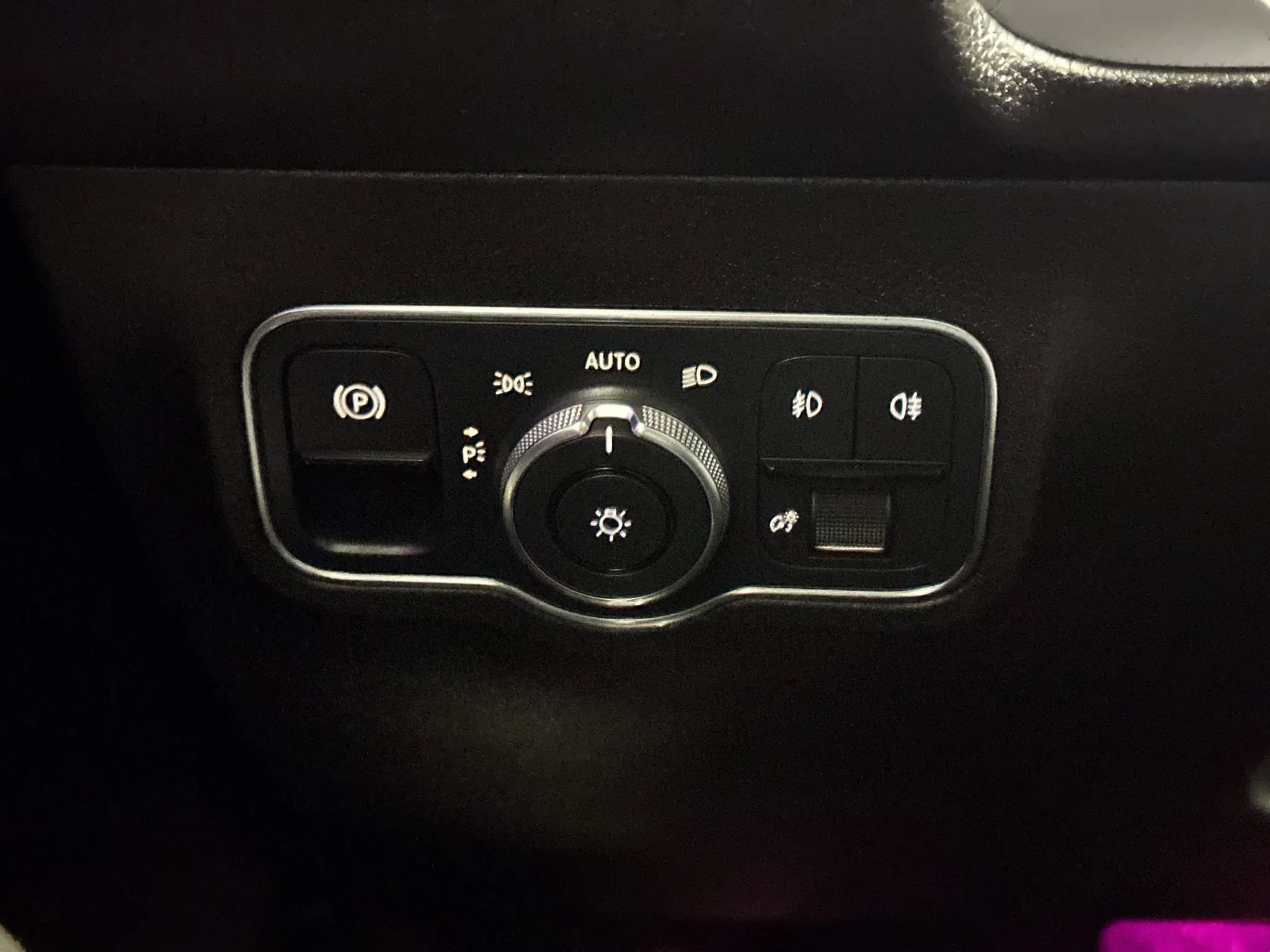 Used 2021 Mercedes-Benz GLB 250 GLB 250 Sport Utility 4D image 32