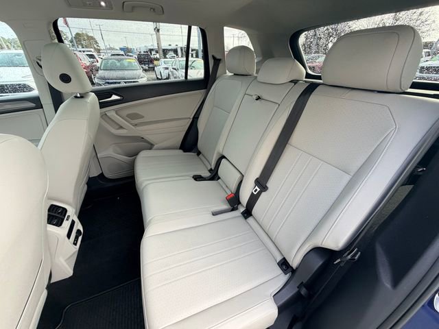 Used 2022 Volkswagen Tiguan SE image 16