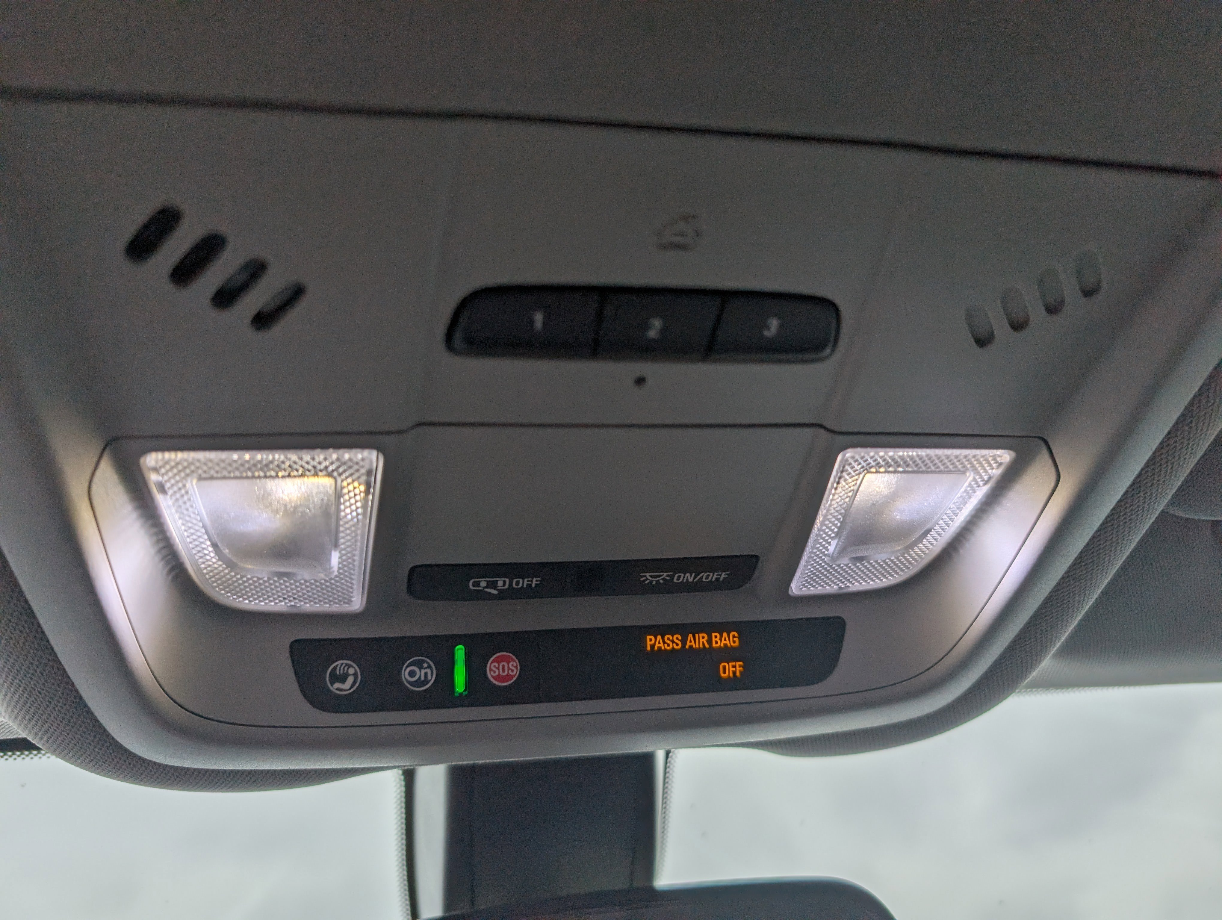 Used 2018 Chevrolet Equinox LT w/ LPO, Floor Liner Package image 23