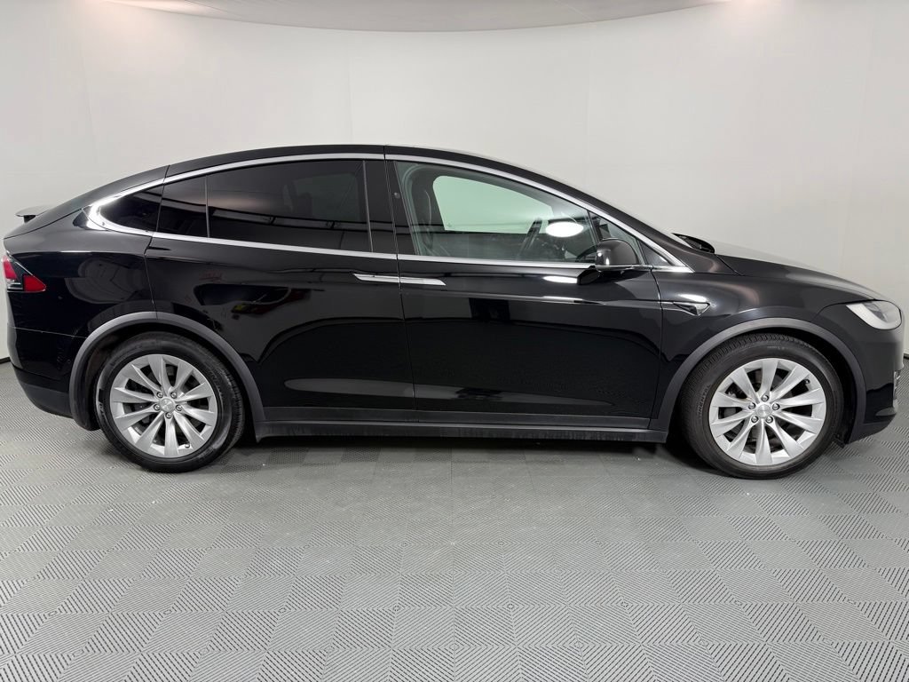 Used 2018 Tesla Model X 75D AWD/4WD image 8