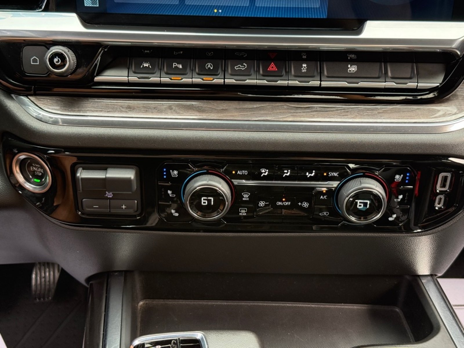 Used 2022 Chevrolet Silverado 1500 LTZ AWD/4WD image 16