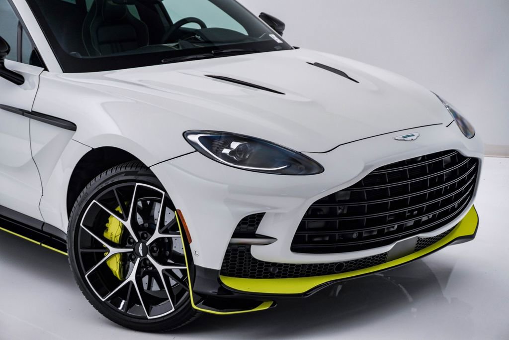 Used 2025 Aston Martin DBX 707 image 4