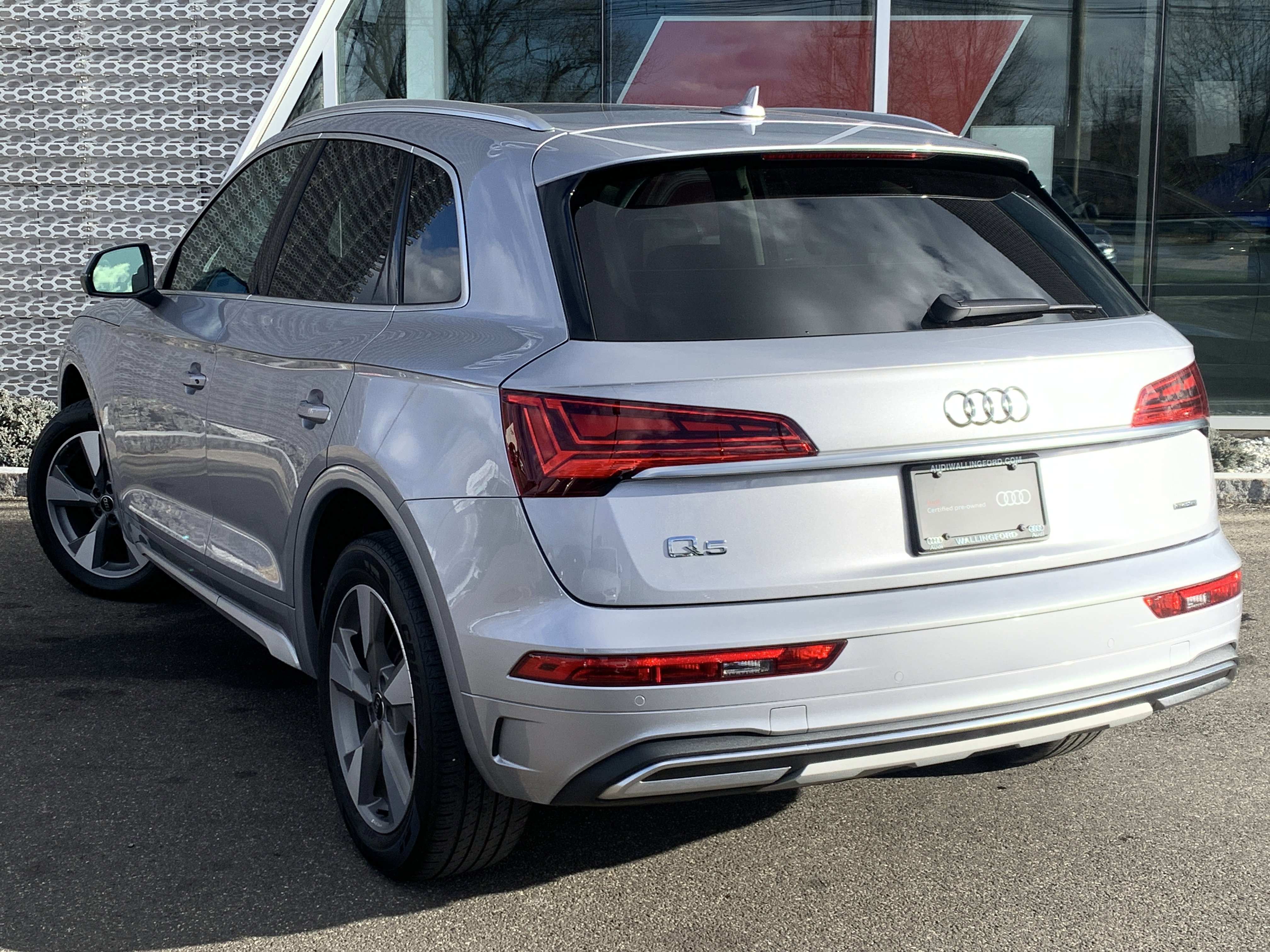 Certified 2023 Audi Q5 2.0T Premium Plus w/ Premium Plus Package image 3