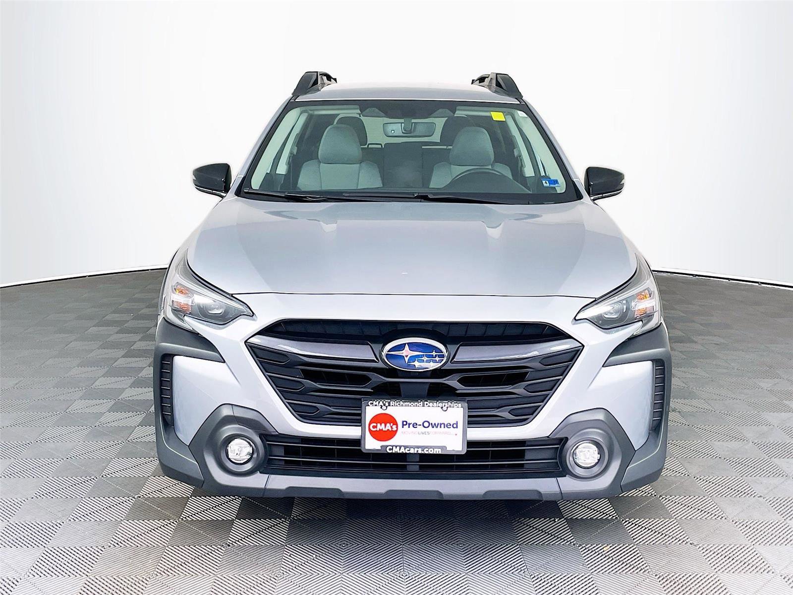 Used 2025 Subaru Outback Premium AWD/4WD image 2