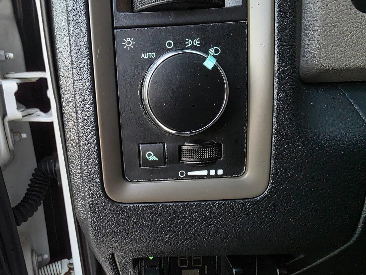 Used 2012 RAM 1500 ST w/ Trailer Brake Control Group image 35