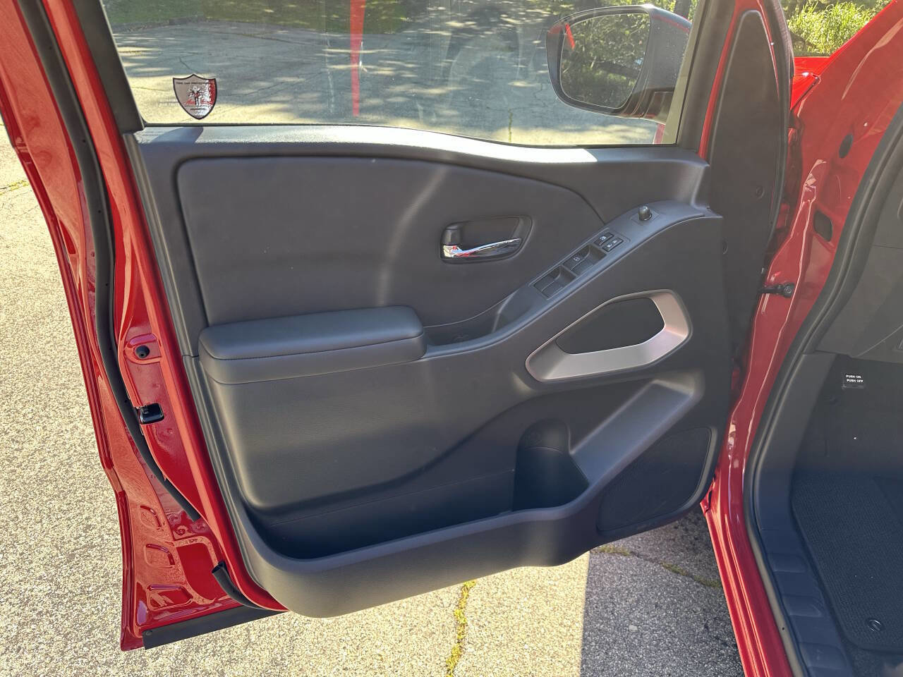 Used 2025 Nissan Frontier SV image 20