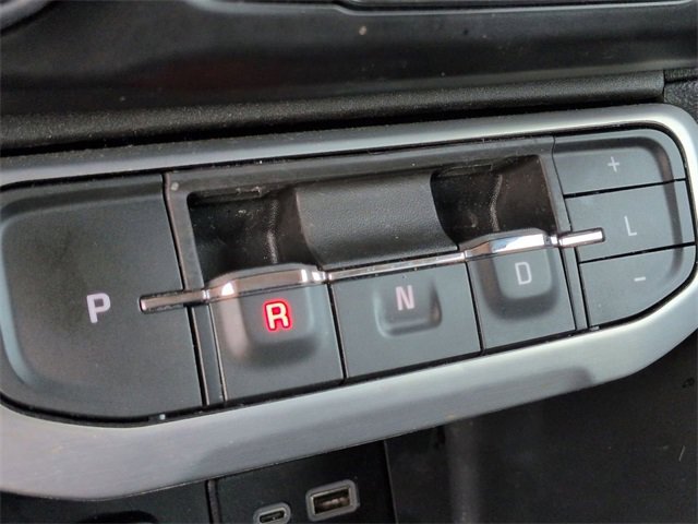 Used 2023 GMC Acadia SLE w/ Driver Convenience Package image 16