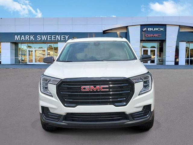 Used 2023 GMC Terrain SLE w/ Driver Convenience Package FWD image 2