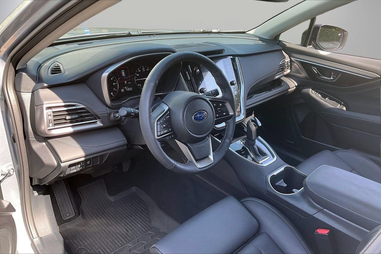 Used 2025 Subaru Outback Limited AWD/4WD image 21