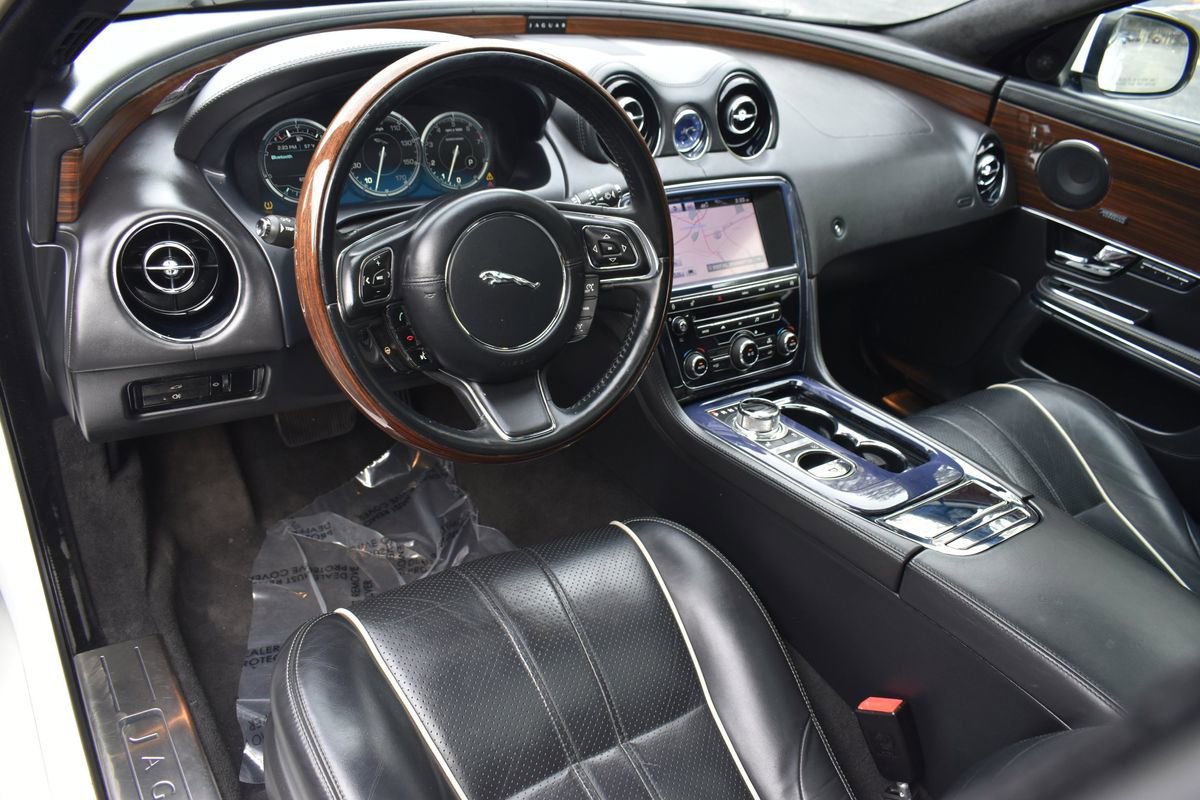 Used 2013 Jaguar XJ L Supercharged image 14