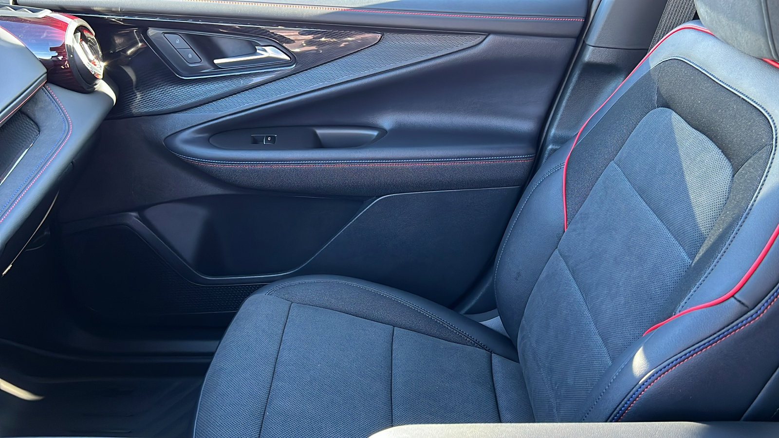 New 2026 Chevrolet Blazer EV RS AWD/4WD image 19